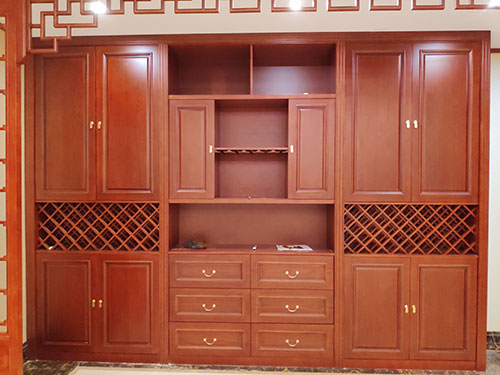 波莲镇中式家居装修之中式酒柜装修效果图